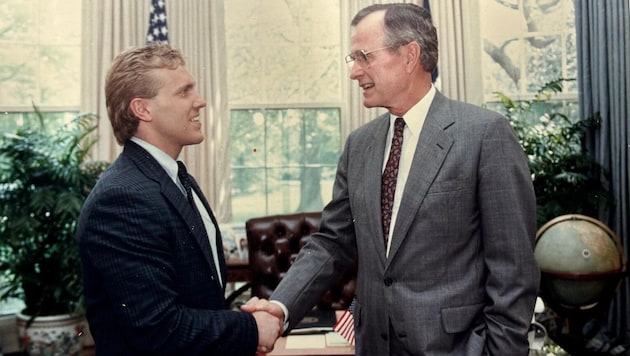 VSV-Trainer Tray Tuomie 1990 bei US-Präsident George Bush Senior.