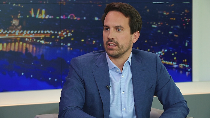 Bildungsminister Christoph Wiederkehr im krone.tv-Talk