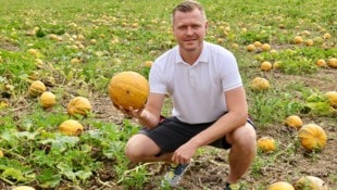Jungbauer Michael Konrad aus Kalsdorf erwartet je nach Acker unterschiedliche Erträge.