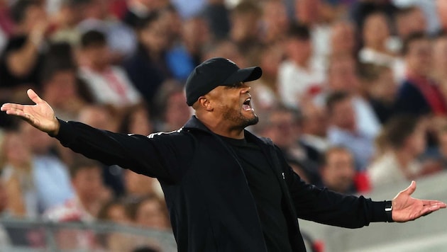 Bayern-Trainer Vincent Kompany muss zum Auftakt auf Neuzugang Tom Bischof verzichten.