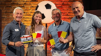 Moderator Hannes Steiner, SKN-Stürmerin Sarah Mattner und die beiden Analytiker Frenkie ...