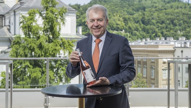 Der Maestro mit seiner Kreation.