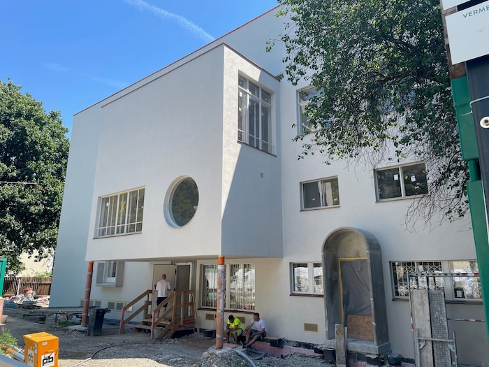 Die umfangreiche Sanierung der Villa Beer ist in vollem Gange.