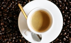 Ein Kulturbruch bahnt sich an: Statt an der Bar verlagern immer mehr Italiener ihren Kaffee in ...