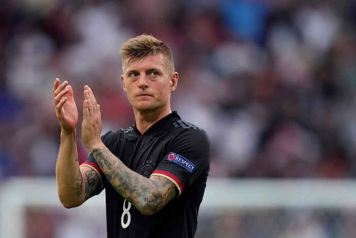 Toni Kroos verfolgt als „Fußball-Pensionist“ die Szene noch ganz genau.