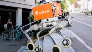 Just Eat ist laut Eigenangaben der erste On-Demand-Lieferservice in Europa, der mit physischer ...