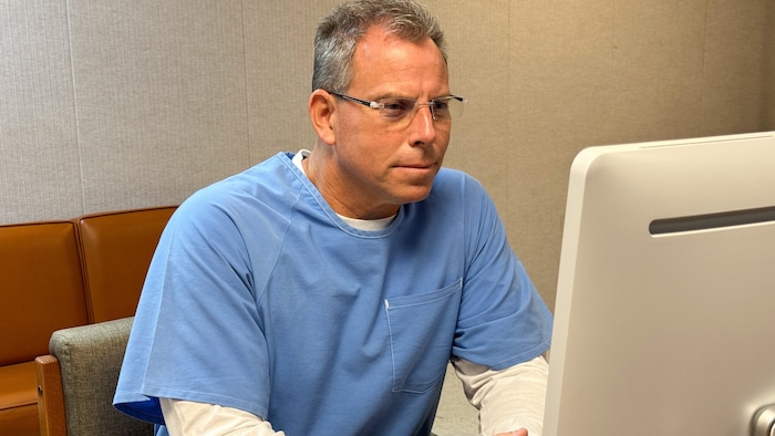 Erik Menendez während der mehrstündigen Bewährungsanhörung – er bleibt weiterhin in Haft.