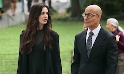 Gerade drehten Anne Hathaway und Stanley Tucci eine Szene am Friedhof. Die Fans fragen sich nun: ...