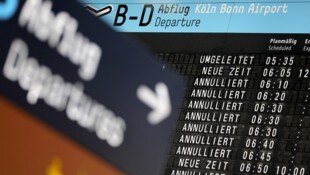 Ursprünglich war das Flugzeug auf dem Weg von Manchester nach Larnaka, doch eine Betrunkene ...