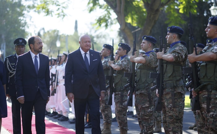 Stocker wurde mit militärischen Ehren empfangen.