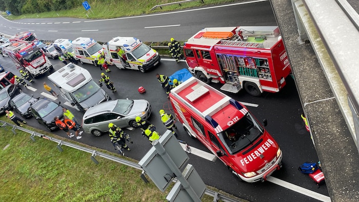Die Autobahn war zweieinhalb Stunden lang gesperrt.