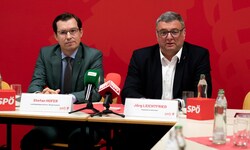 Landtagsabgeordneter Stefan Hofer (li.) und Staatssekretär Jörg Leichtfried 