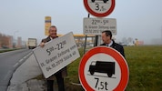 2019 haben der damalige Verkehrsreferent Anton Lang (SPÖ, links) und der frühere ...