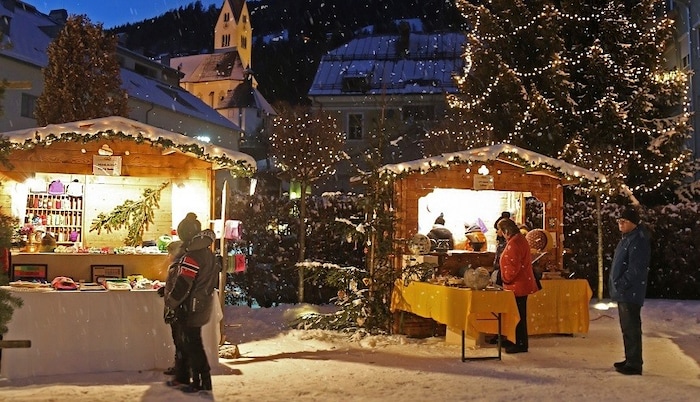 Auch der Adventmarkt hat jedes Jahr dort seinen Platz.