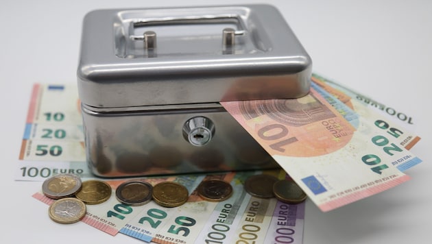 Der Kassier streitet ab, Zahlungen aus der Gemeinde- oder Barkasse getätigt zu haben.