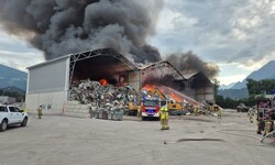 Rund 162 Einsatzkräfte standen beim Großbrand im Einsatz.