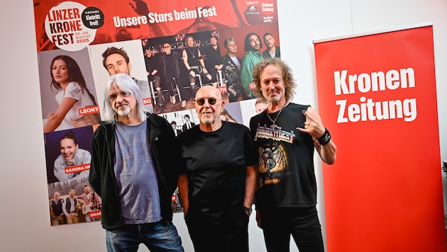 Legenden oder lediglich Überlebende? Nazareth-Bassist Pete Agnew (Mi.) und seine Kollegen mit ...