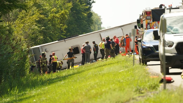 Zahlreiche Polizeieinheiten, Feuerwehren und Rettungsdienste waren im Einsatz. Hubschrauber ...