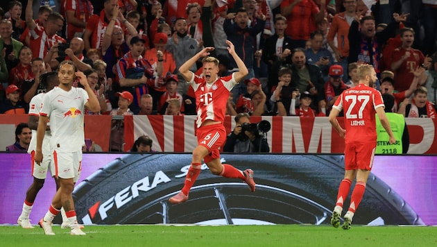Joshua Kimmich (Mitte) jubelte zum Auftakt mit dem FC Bayern. Eine Szene ärgerte jedoch den Star ...
