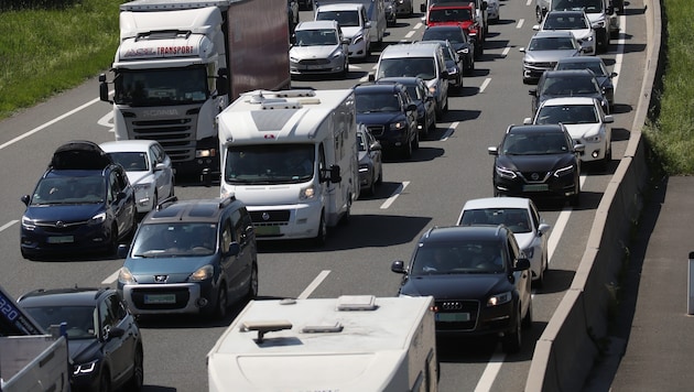 Erste Stillstände auf der Tauernautobahn hat es bereits am Samstagvormittag gegeben. ...