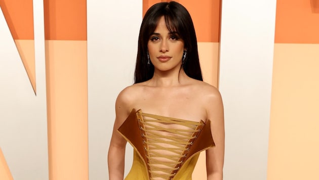 Camila Cabello zeigt bei Red-Carpet-Auftritten gerne viel Haut. Doch als ihr Korsett während ...