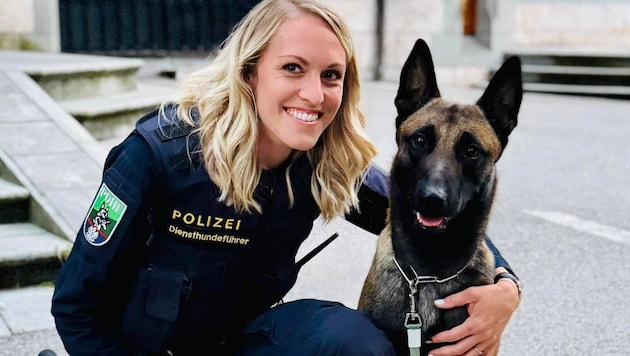 Hund „Black Jack“ mit Polizistin Julia.