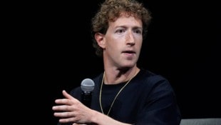 Mark Zuckerberg soll künftig durch ein KI-Double „ersetzt“ werden.