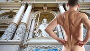 Dreimal wurde die Wiener Polizei am Dienstag unfreiwillig mit nackten Tatsachen konfrontiert.