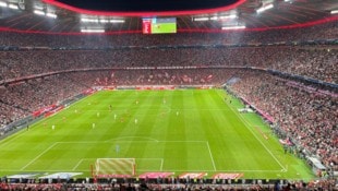 „Krone“-Sportchef Peter Moizi war bei Bayerns Kantersieg im bummvollen Münchner Stadion live ...
