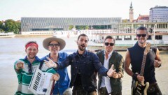 Trotz Zahnschmerzen zeigte Leadsänger Philipp mit seiner Mountain Crew sein schönstes Lächeln an ...