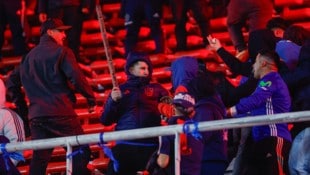 Auf den Rängen regierte die Gewalt.