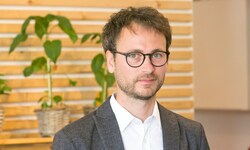 Daniel Zadra geht mit der Politik der Landesregierung hart ins Gericht.