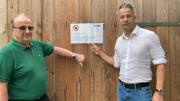 ÖVP-Stadtrat Kurt Hohensinner (r.) und Burgverein-Obmann Sepp Stiger haben Hoffnung auf Öffnung ...