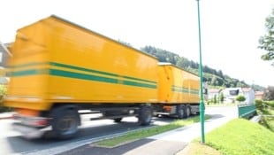 Laut Prognose fahren künftig bis zu 21.000 Fahrzeuge auf der B 233 (Symbolbild).