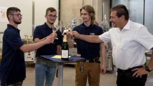 Premiere in Krems: An der Weinbauschule wurde erstmals Sekt in traditioneller Flaschengärung ...