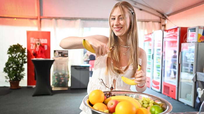 Ohne Banane geht nichts! Lika Doss stärkte sich mit Obst.