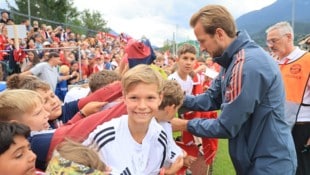 Ein Autogramm von Harry Kane war das Highlight für die Kinder.