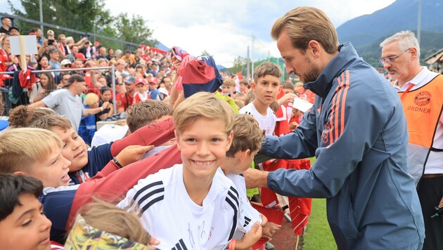 Ein Autogramm von Harry Kane war das Highlight für die Kinder.