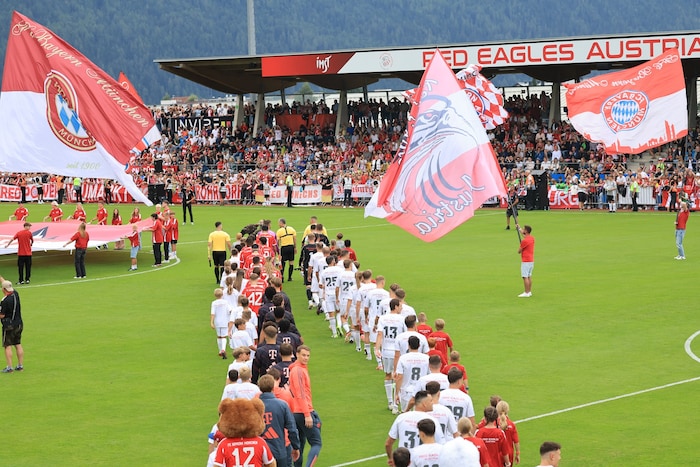 Die Red Eagles Austria empfingen 2025 im August in Imst Bayern München zum Traumspiel.