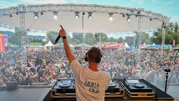 Der Linzer DJ Rene Rodrigezz sorgte für Action und Partystimmung – ohne Alterslimit!