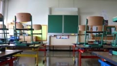 Eine deutsche Lehrerin (62) ist seit 17 Jahren krankgeschrieben. Ihr Arbeitgeber will sie in den ...