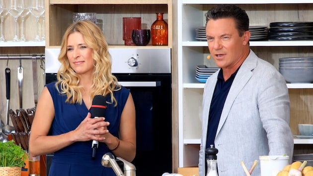 Stefanie Hertel erfüllte Stefan Mross einen Herzenswunsch und sprang für den Sänger in der Show ...