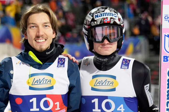 Johann Andre Forfang (li.) und Marius Lindvik