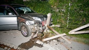 Eines der Unfallfahrzeuge endete als Totalschaden.