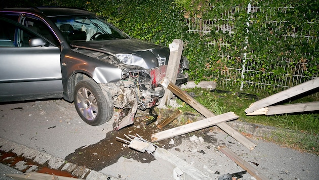 Eines der Unfallfahrzeuge endete als Totalschaden.