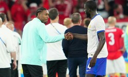 Droht den Bayern bei Dayot Upamecano (rechts) eine Situation, wie einst mit David Alaba? 