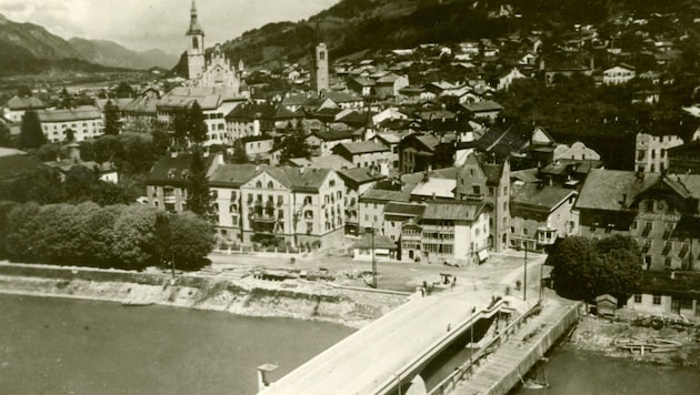 Wie beim Bau der neuen Steinbrücke, gab es auch bei der Errichtung der ersten Steinbrücke eine ...