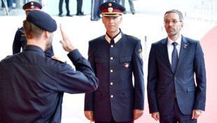 Generalsekretär Goldgruber mit seinem Innenminister Kickl im Jahr 2018 – jetzt wurde Goldgruber ...