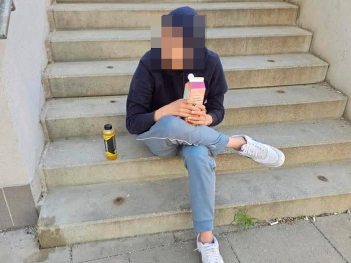 Die Männer halten sich immer an denselben Orten auf. Gemeinsamer Nenner: Überall kommen Frauen ...