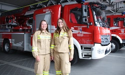 Katharina Wallner und Katharina Gruber sind Feuerwehrkameradinnen und legen keinen Wert auf ...